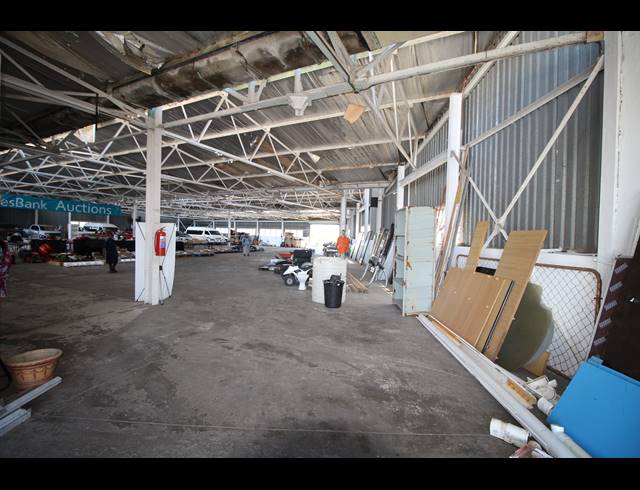 3,400M² WAREHOUSE FOR SALE IN BRAELYN